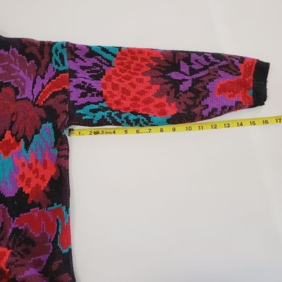 BA02 * Carriage Court Strawberry Sweater Red Purple Size Unknown Vintage 80s - Picture 8 of 8